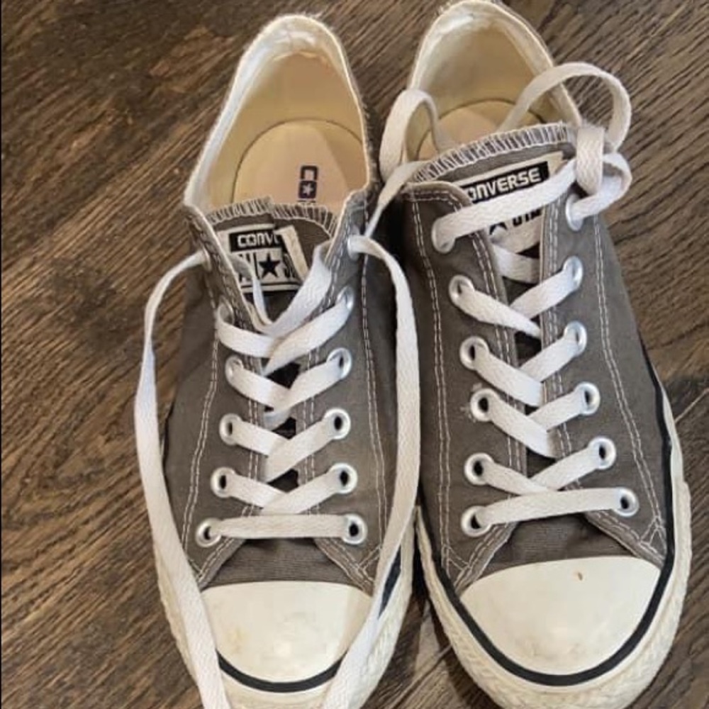 Size 8.5 women’s converse